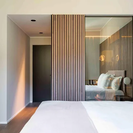 Hotel Binario *